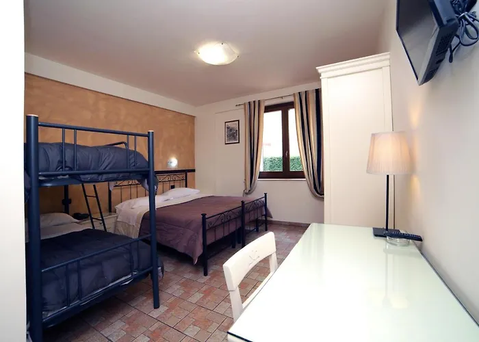 Dei Pini Ristorante ホテル 2*